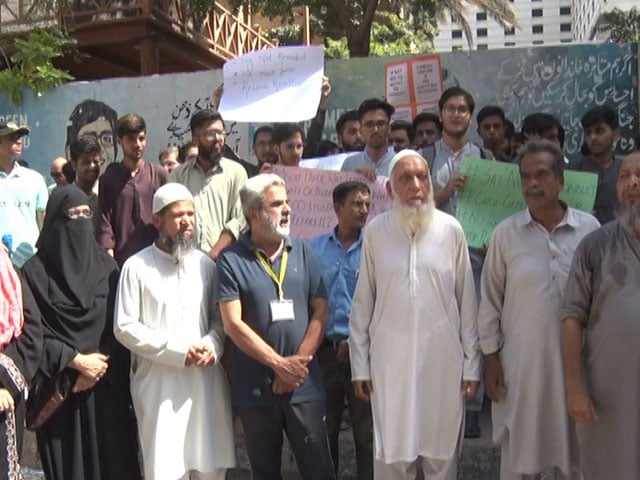 Protest of students and parents at Karachi Press Club against cancellation of MD CAT results