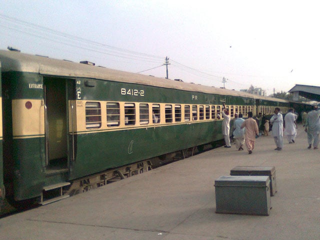 the arrival of winter;  Timings of 6 trains running from Karachi changed