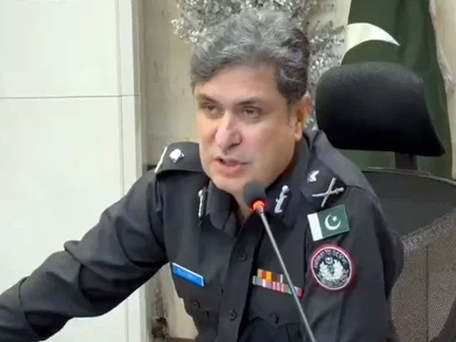 IG Sindh slapped the officers for not arresting the absconding and advertising accused