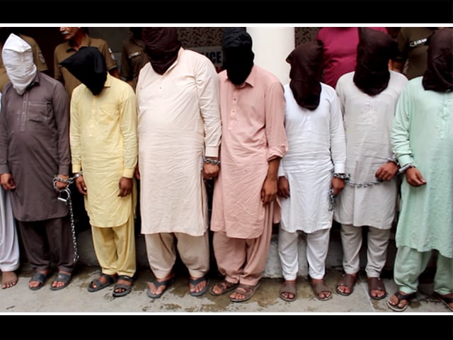 A 15-member gang from Sindh was arrested for pickpocketing in Minar Pakistan rally