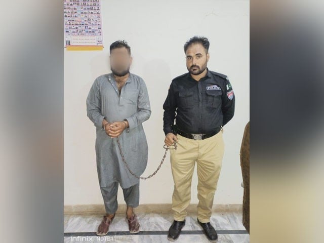 In Karachi, the brother shot and killed his brother and sister-in-law —Photo: Express News