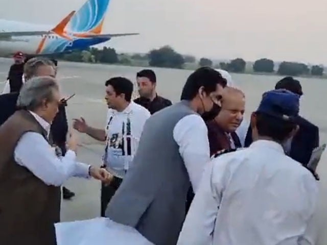 Welcome to Nawaz Sharif; Stability Pakistan Party sought an explanation from Aoon Chaudhry Photo: Video Grab