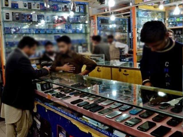 250 smuggled mobiles recovered from Sadar Mobile Market in Karachi