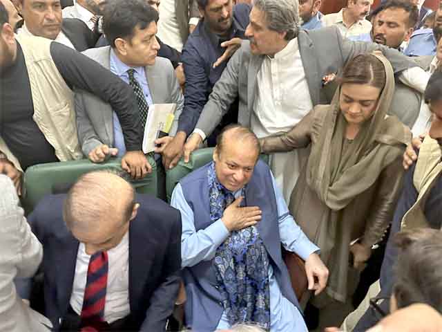 Nawaz Sharif appears in accountability court, granted bail in Tosha Khana reference