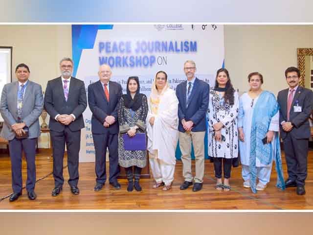 Conducting a 3-day workshop on 'Journalism for Peace'