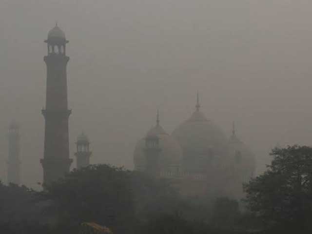 Smog exceeding dangerous levels, Lahore tops the list of most polluted cities in the world