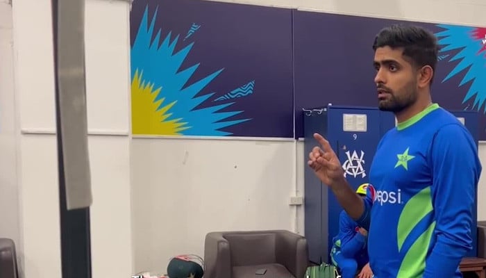 Babar Azam's lecture to raise the morale of the players