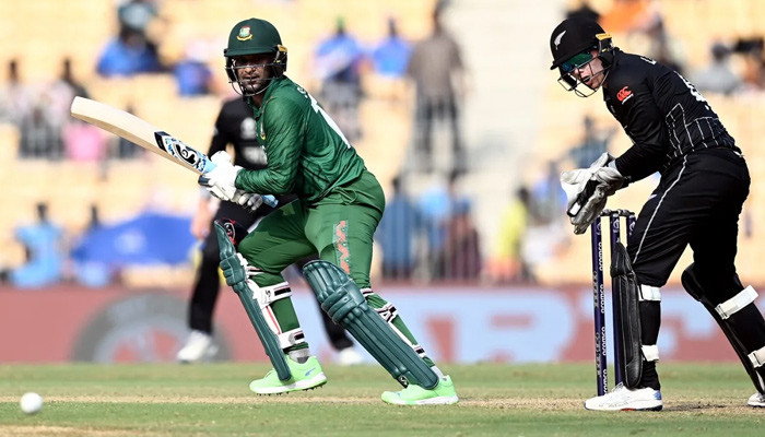 Bangladesh continue batting against New Zealand