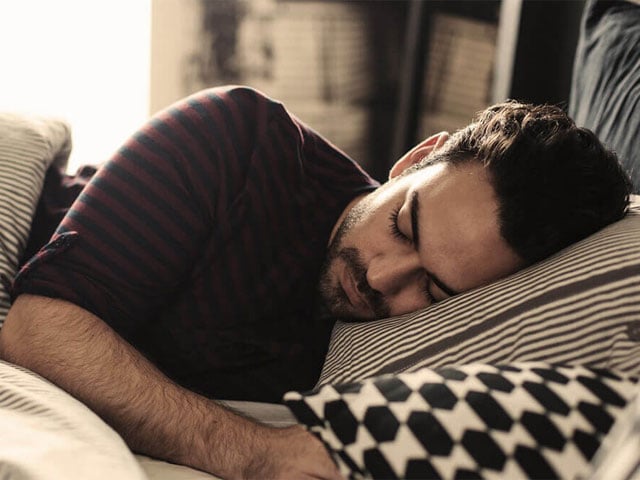 If you want to avoid wrinkles, change the way you sleep