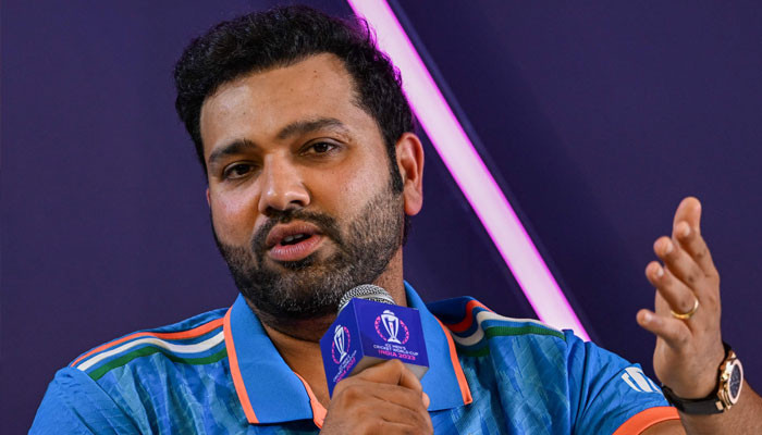 Indian captain Rohit Sharma got angry on the journalist's question