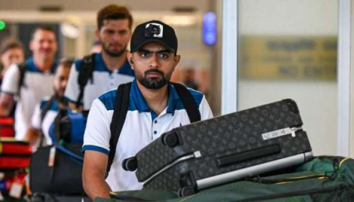 11 members of Pakistan squad left from India