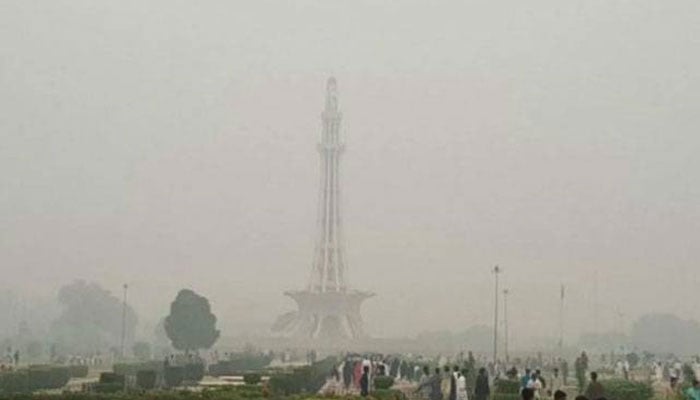 Diseases from smog, 4 thousand new cases reported in Lahore —File photo