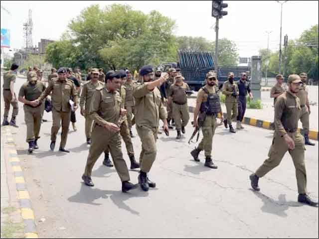 Why did the search operation?  Violence by residents of Lahore on police officers