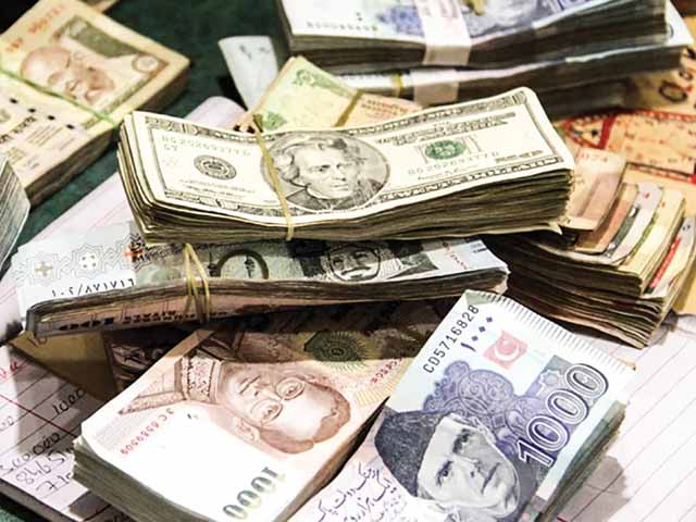 Karachi: Currency worth lakhs recovered in raid on illegal exchange