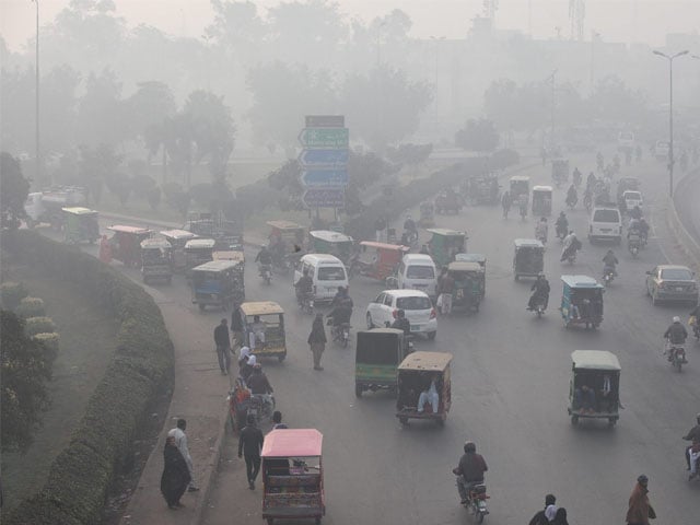 Smog reduction due to rain in Lahore, lockdown still in force