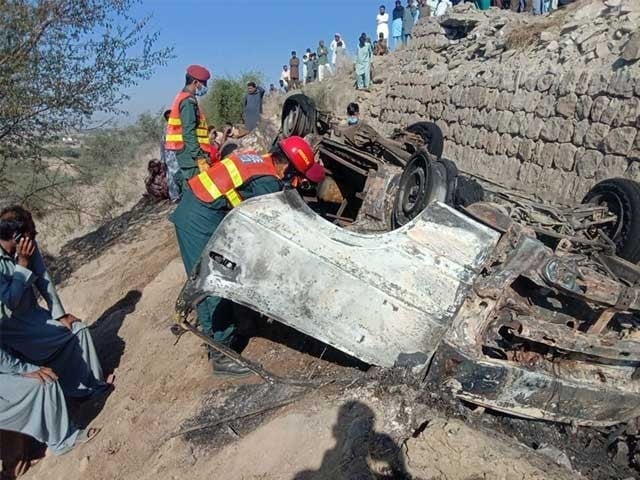 Tourists' car falls into ditch in Kalam, 3 killed