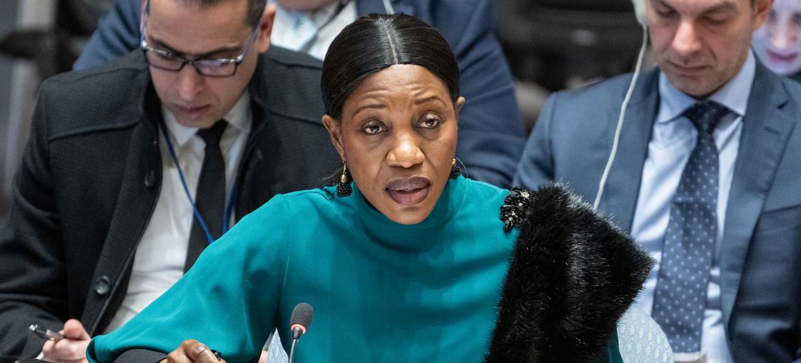 Edem Wosornu, Director of Operations at OCHA, briefs the Security Council meeting on Syria. Edem Wosornu, Director of Operations at OCHA, briefs the Security Council meeting on Syria.