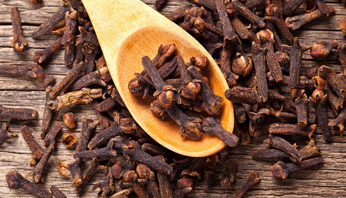 Four important benefits of daily use of cloves, the main herb of the subcontinent