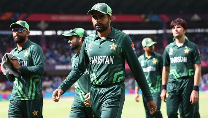 How many runs should Pakistan win against England to reach the semi-finals?