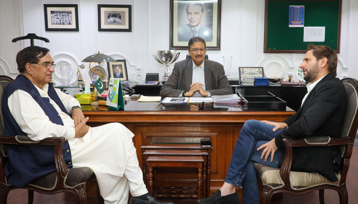 Shahid Afridi meeting with PCB Management Committee Chairman Zaka Ashraf