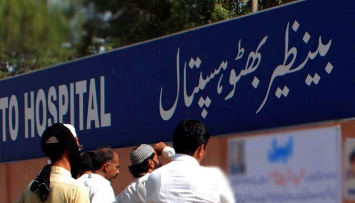 Lack of oxygen in the children's ward of Benazir Bhutto Hospital, risks to newborns ----File photo