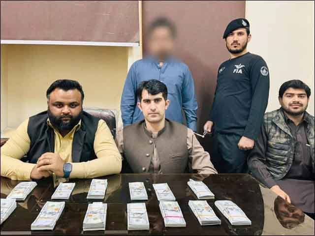 Peshawar;  2 suspects including customs inspector involved in dollar smuggling arrested