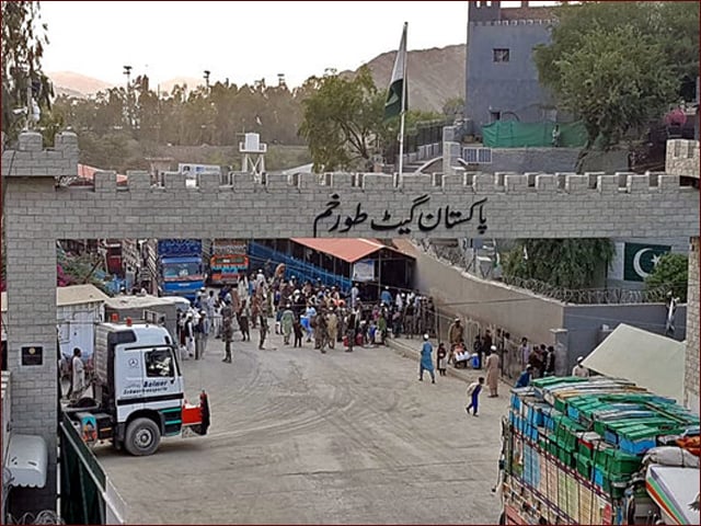 Afghan authorities closed the Torkham crossing after putting up a welcome board to Pakistan