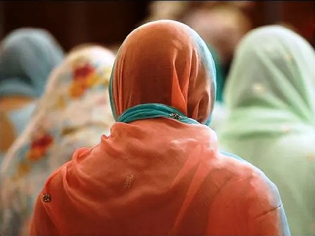 Sindh: Awqaf Department's decision to allocate a separate place for female worshipers in mosques