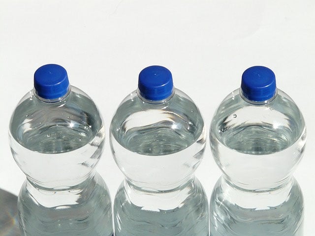 Karachi: The use of 10,000 plastic bottles per month has been stopped in the Emirates Consulate for environmental protection