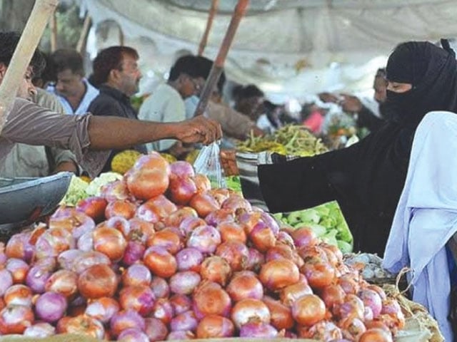 Karachi;  Onion has reached 200 rupees per kg, prices of vegetables are also skyrocketing, citizens are worried