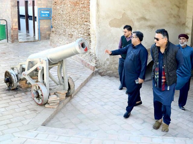 6 cannons stolen from Kot Diji fort were returned