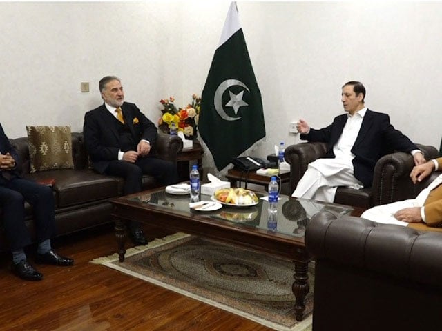 Chairman NAB meeting with Caretaker Chief Minister KP, agreement on involvement of NAB officials in development projects