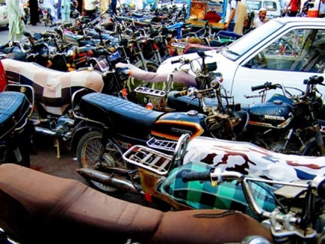 Charged parking is illegal, case should be filed against police, Sindh High Court