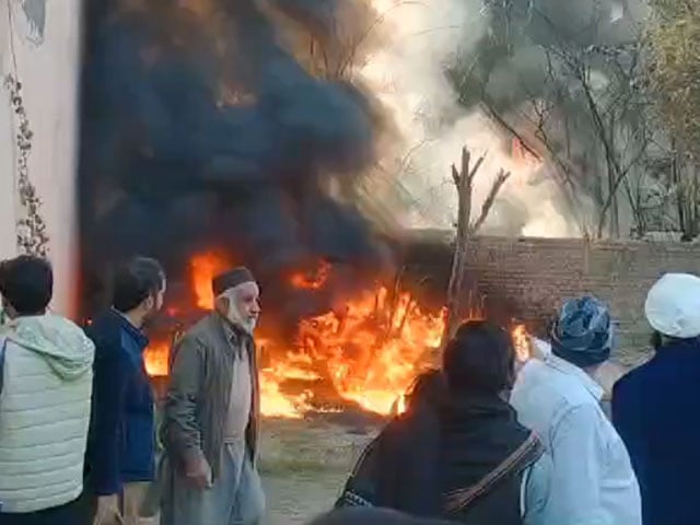 Pipeline explodes during attempted oil theft in Rawalpindi, devastating fire