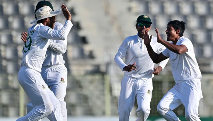 Bangladesh need 3 more wickets to win against New Zealand