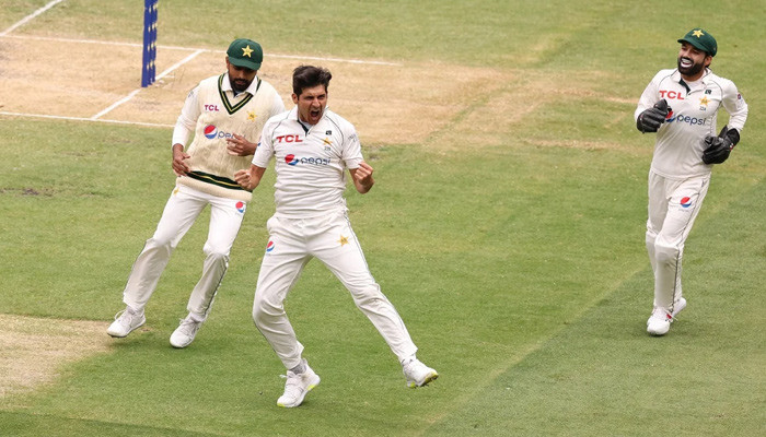 Melbourne Test, Australia 6 players out, lead by 241 runs over Pakistan