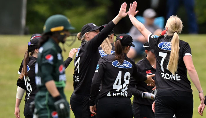 New Zealand women's team beat Pakistan