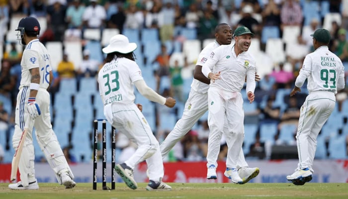 South Africa beat India by an innings and 32 runs