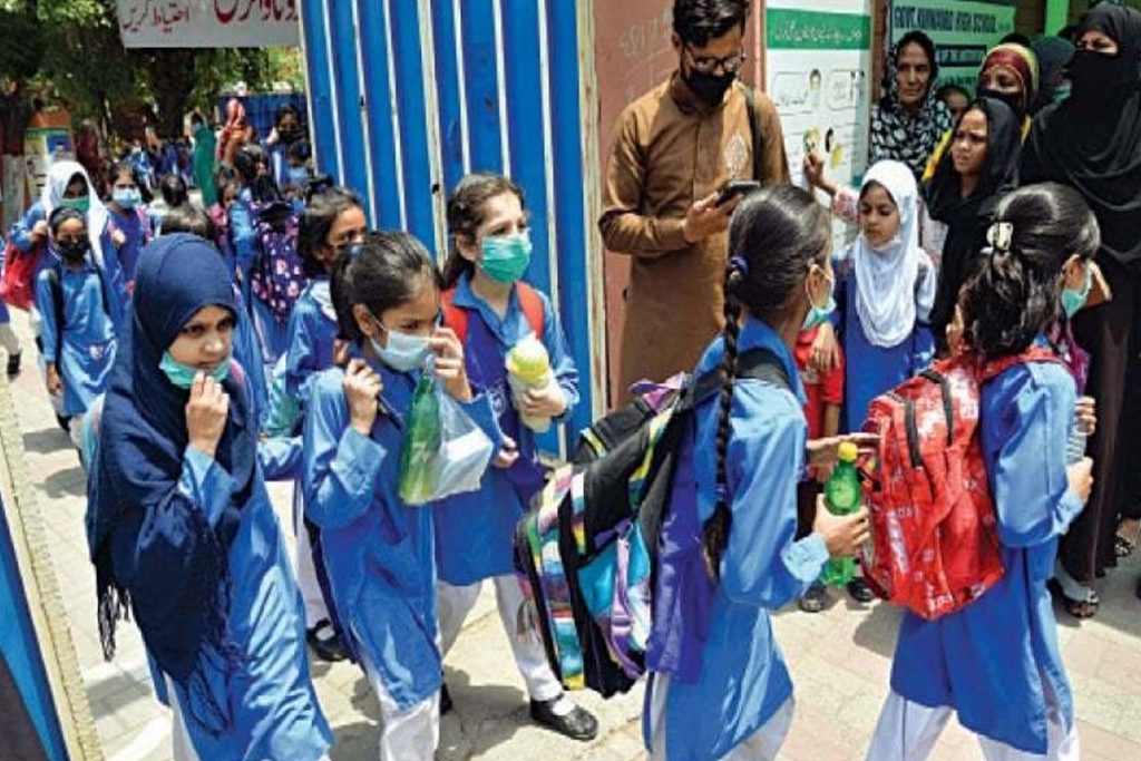 Announcement of long holidays in educational institutions