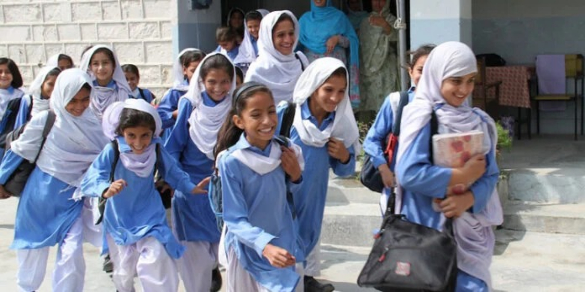 Waves of children followed;  Announcement of long holidays in educational institutions