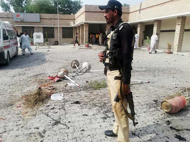 DI Khan;  A special police officer was injured in the attack on the check post