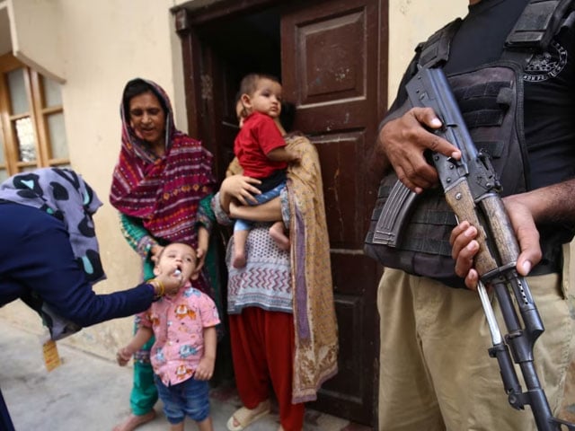 Attack on polio team in Bannu, 2 police personnel including ASI martyred, 2 injured