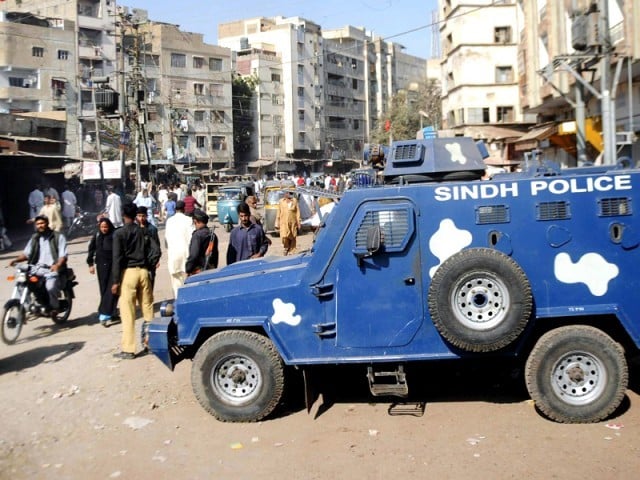 Use of women and children for extortion in Lyari gang war Photo: Express/File
