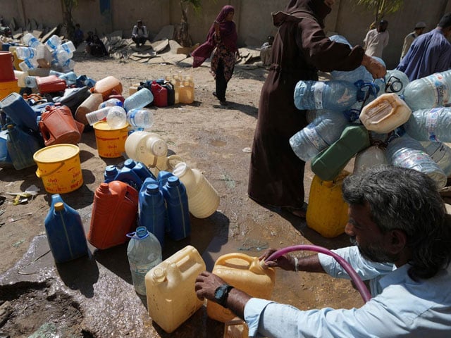 Karachi;  Unfair distribution of water, water supply in residential areas severely affected