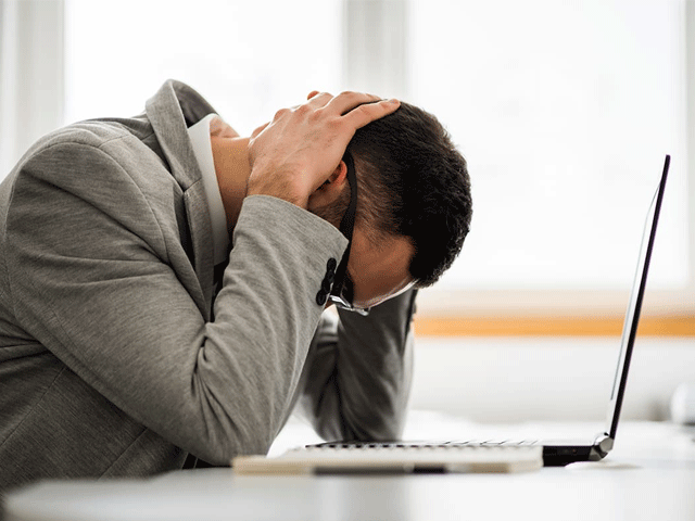 Two and a half million people in Pakistan are suffering from mental illness, experts Trying to include mental health in general health, experts (Photo: File)