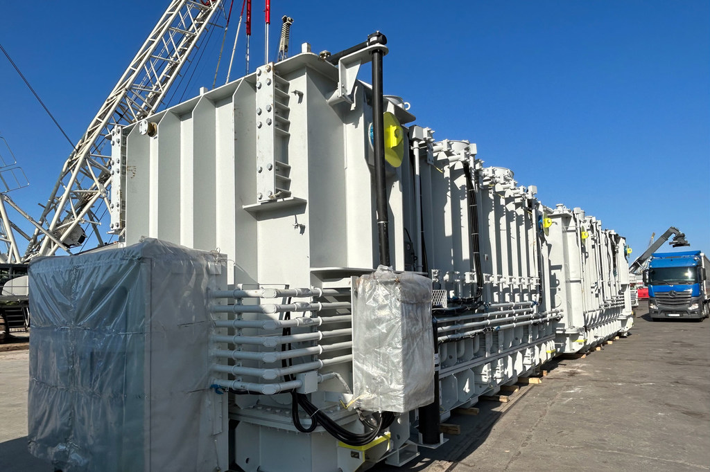 Electricity autotransformers will fill gaps in Ukraine’s broken energy network. Electricity autotransformers will fill gaps in Ukraine’s broken energy network.