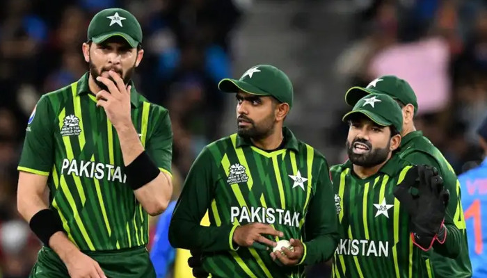 Decision to give NOC to 4 players of Pakistan team for leagues