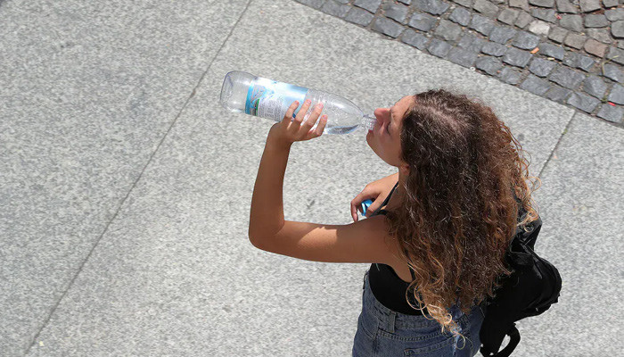 How dangerous is drinking water in a plastic bottle?