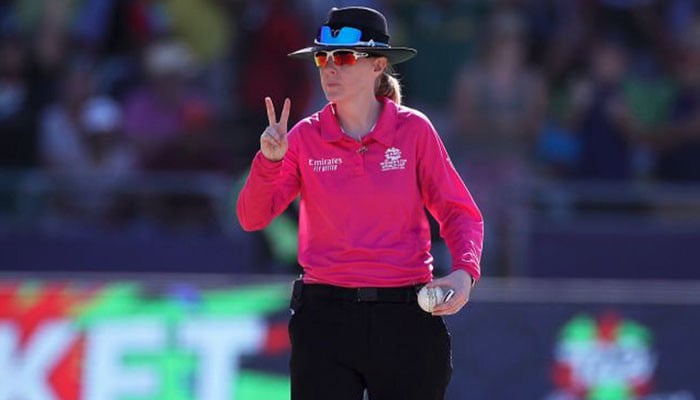 How was the performance of the female umpire in the Pak New Zealand match?