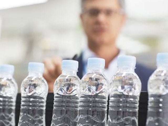 Plastic bottles are polluting the body with toxic particles, research